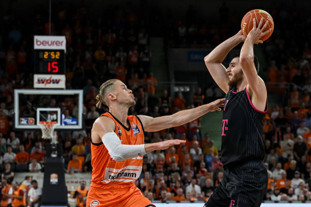 字母哥的状 字母哥的状