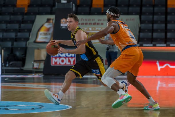 战中获得更 战中获得更