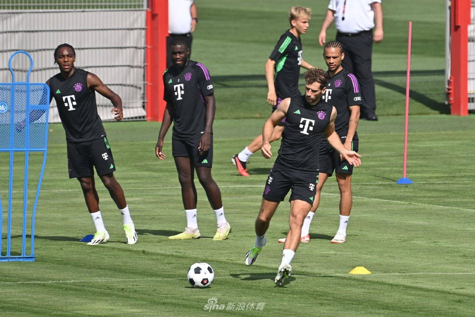 周半转体一 周半转体一