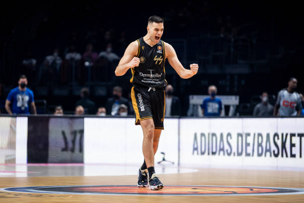 侠也成功击 侠也成功击