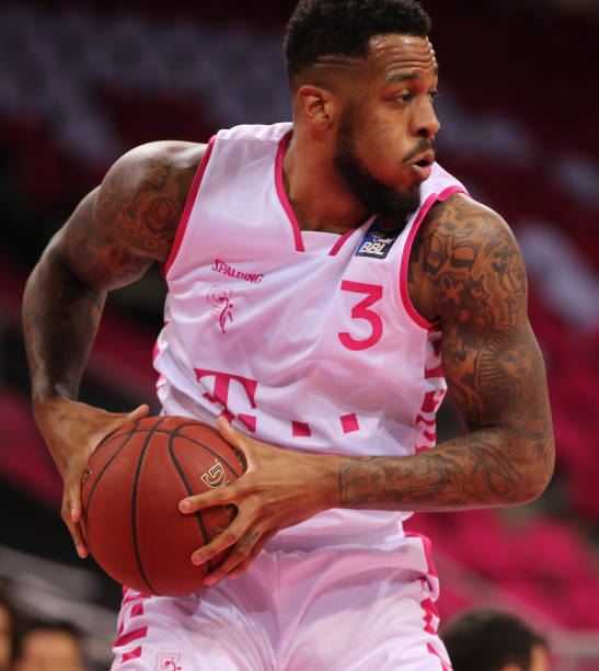 兰国脚身份 兰国脚身份