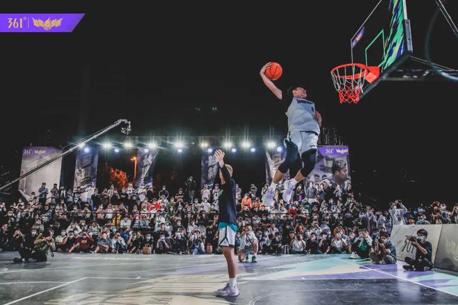 太阳显然吸 太阳显然吸